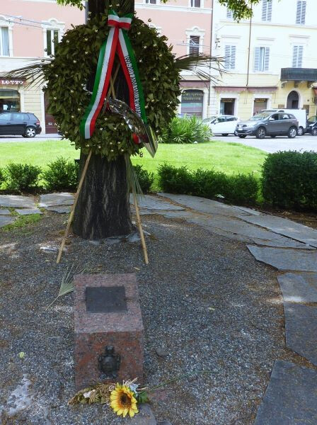 Cippo per i magistrati Falcone e Borsellino