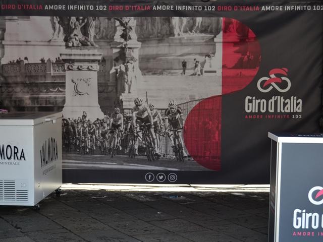 Aspettando l'inizio del Giro 2019 - Piazza Maggiore (BO)