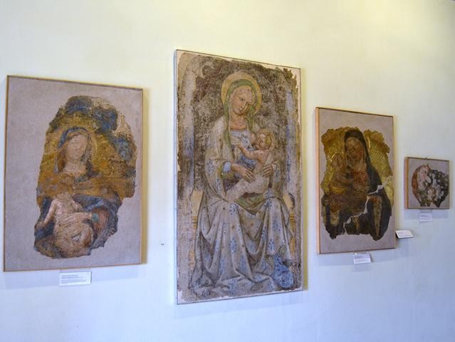 Madonne provenienti dalla Certosa conservate dal 1981 presso le Collezioni Comunali - Palazzo comunale (BO)