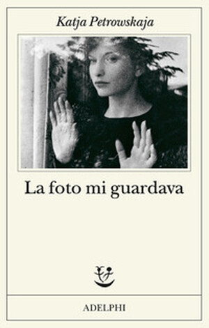 copertina di La foto mi guardava