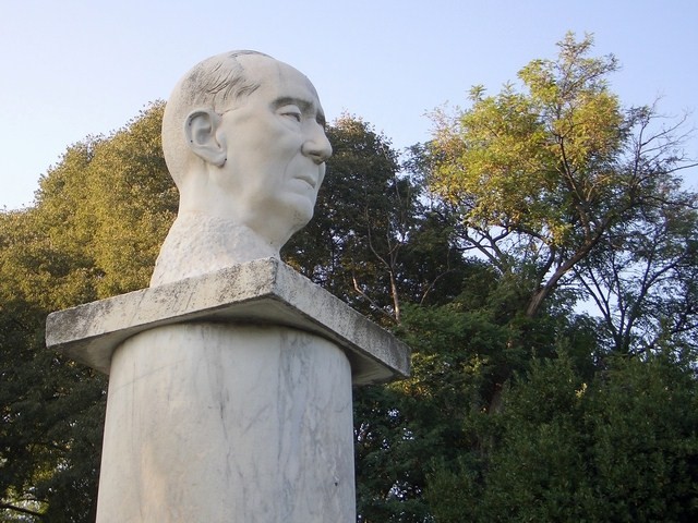 Busto di Guglielmo Marconi a Villa Griffone 