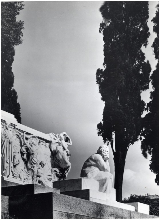 copertina di Statua del Poeta con il profilo del volto a destra (Bologna, Fotofast, 1961)