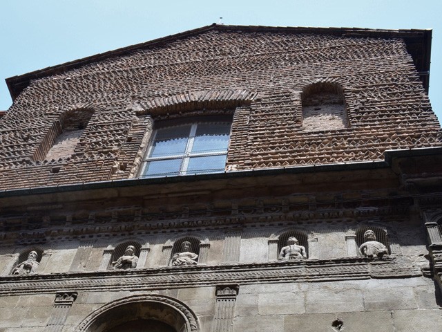 Chiesa della Madonna di Galliera - via Manzoni (BO) - particolare della facciata