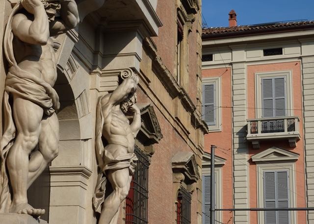 Palazzo Davia Bargellini - portale - particolare