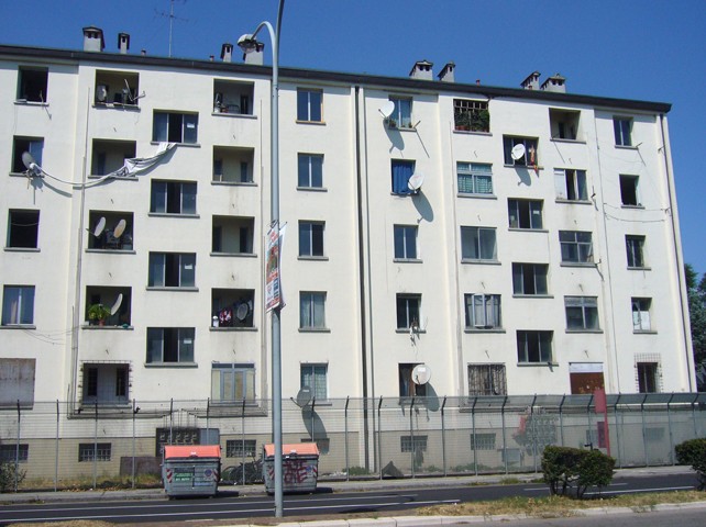 Palazzo occupato da cittadini extracomunitari in via Stalingrado (BO)