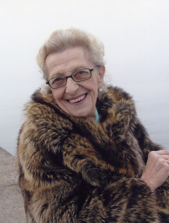 immagine di Fondo  Carla Astolfi 