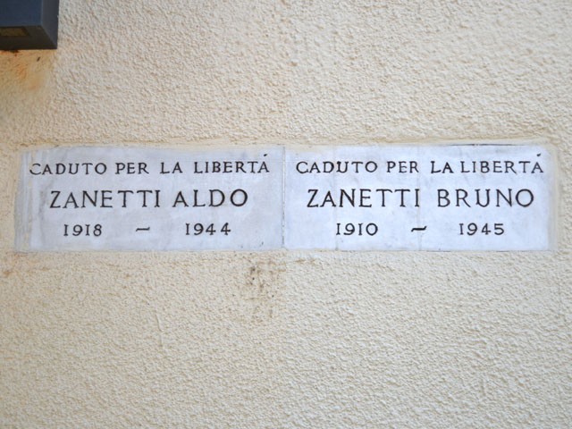 Lapide a ricordo dei partigiani Aldo e Bruno Zanetti 