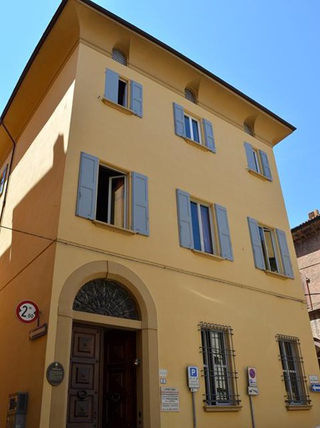 Casa Zambeccari - via Santa Margherita