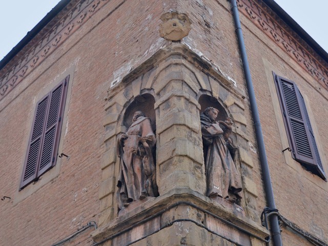 Caserma Cialdini - ex monastero del Corpus Domini - angolo via Urbana via Tagliapietre - particolare