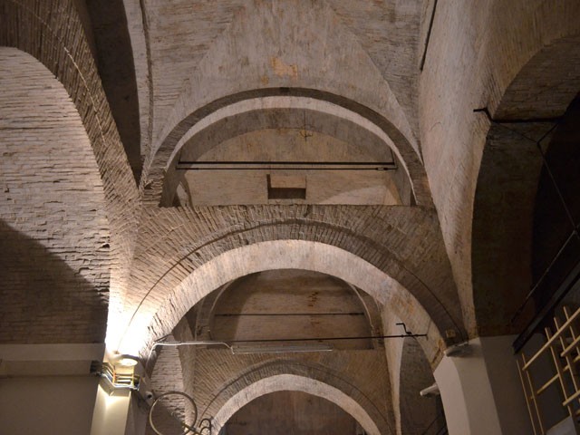 Rifugio antiaereo ricavato sotto il Pincio nei sotterranei dell'antica Rocca di Galliera