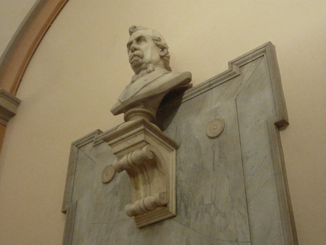 Busto di Francesco Rizzoli all'Università