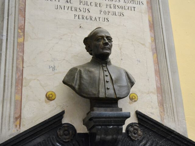 Monumento a Mons. Carlo Emanuele Meotti