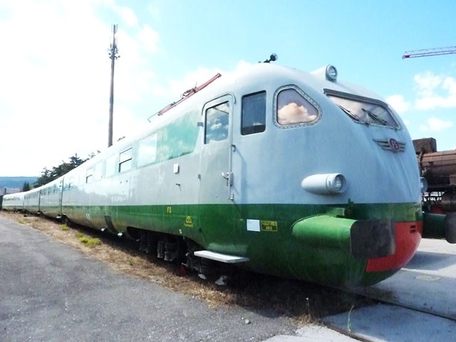 L'ETR 232 (212 rinumerato) che ottenne nel 1939 il record mondiale di velocità - Stazione di Pistoia