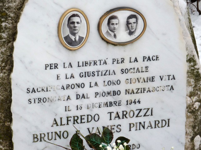 Monumento ai partigiani della 1a Brigata Irma Bandiera giustiziati alla Cà Bura di Corticella (BO) - part.