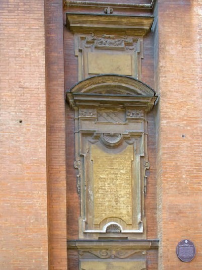 Chiesa di San Paolo Maggiore, particolare della facciata