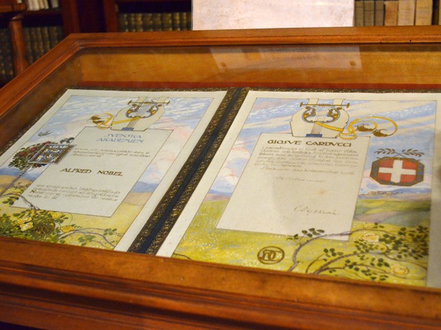 La pergamena del Nobel conservata in Casa Carducci (BO)