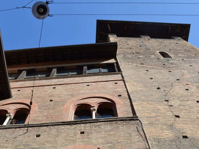 Casa Bolognini sede del Ristorante Il Pappagallo e la medievale Torre Alberici 