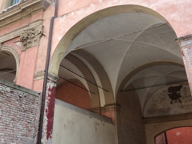 Santa Cristina della Fondazza - ex convento e caserma - ingresso