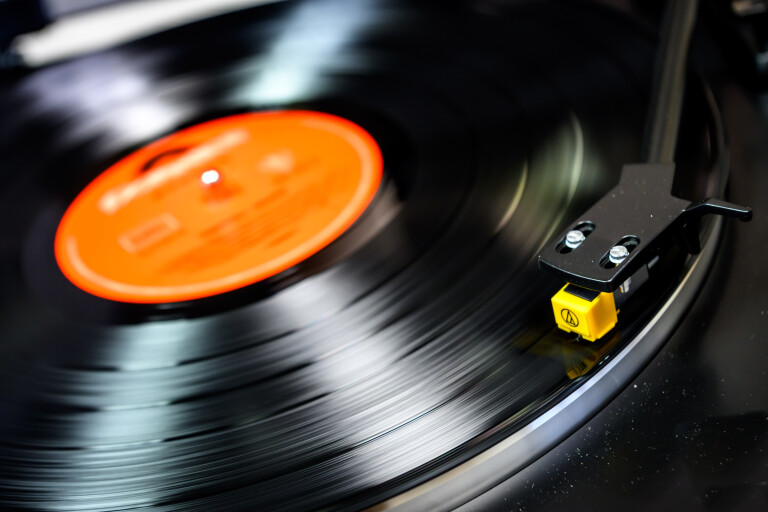 Ascoltare Vinili Biblioteche Bologna