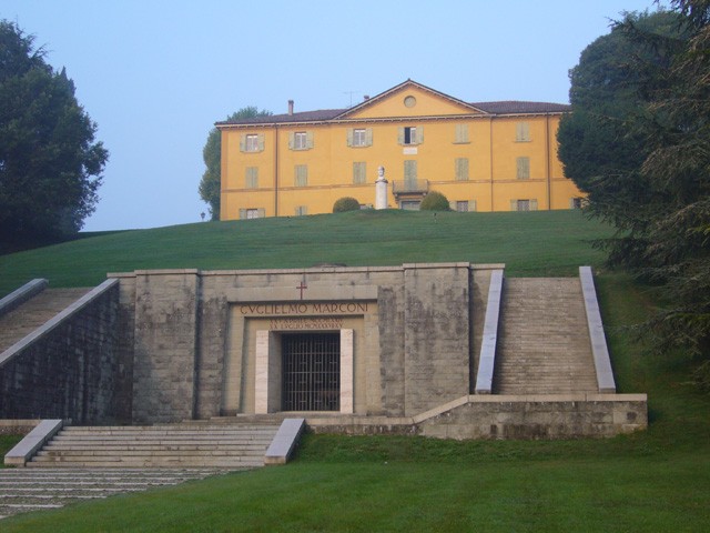Villa Griffone e il mausoleo di G. Marconi a Pontecchio (BO)