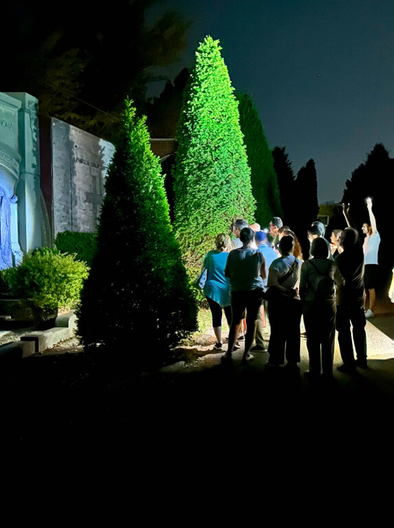 immagine di ... e tutto il buio che c'è intorno: la Certosa di notte