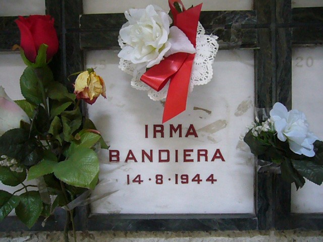 Tomba di Irma Bandiera nel Sacrario dei Partigiani - Cimitero della Certosa (BO)