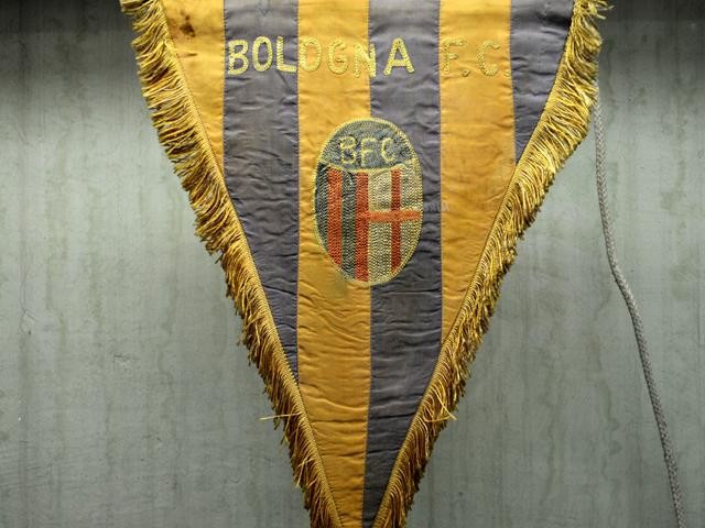 Vecchio gagliardetto del Bologna Calcio - Esposizione Baraccano (BO) - 2015