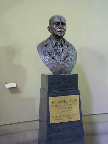 Busto di Roberto Vighi nella sede dell'Amministrazione provinciale 