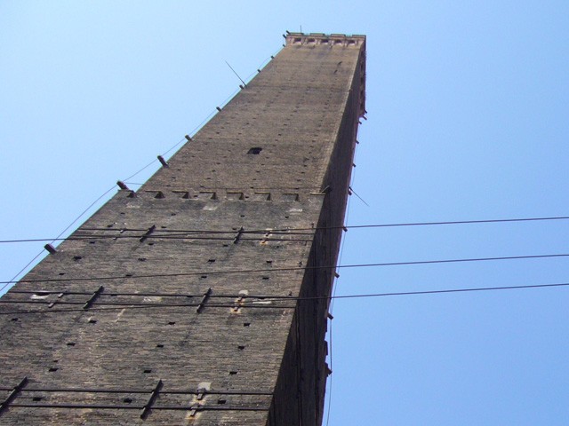 Il filo del parafulmine sulla torre Asinelli (BO) 	