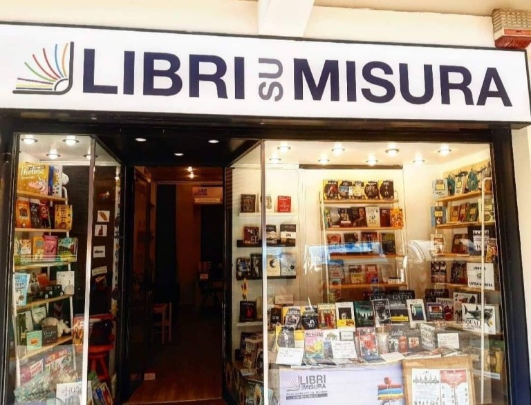 copertina di Libreria Libri su misura