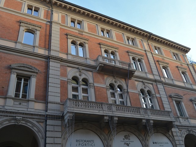 Palazzo Maccaferri - facciata su via Indipendenza