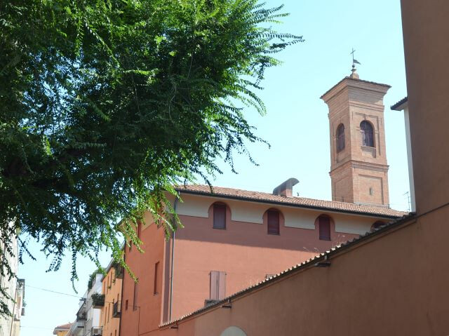 Il complesso e il campanile di San Giorgio in Poggiale
