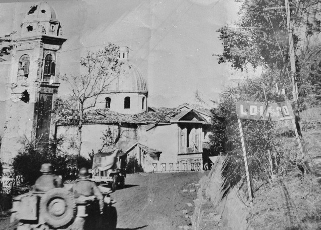 Soldati americani della 91a Divisione entrano a Loiano 