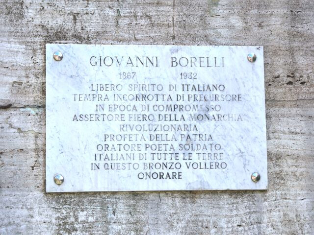 Monumento a Giovanni Borelli