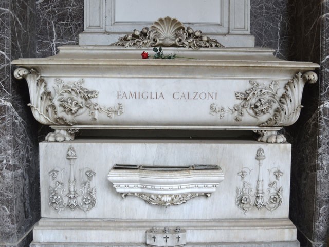 Tomba della famiglia Calzoni 