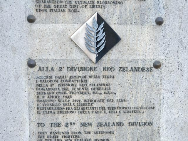 Cotignola (RA) - Parco della Resistenza - Monumento alla 2a Divisione neozelandese - particolare