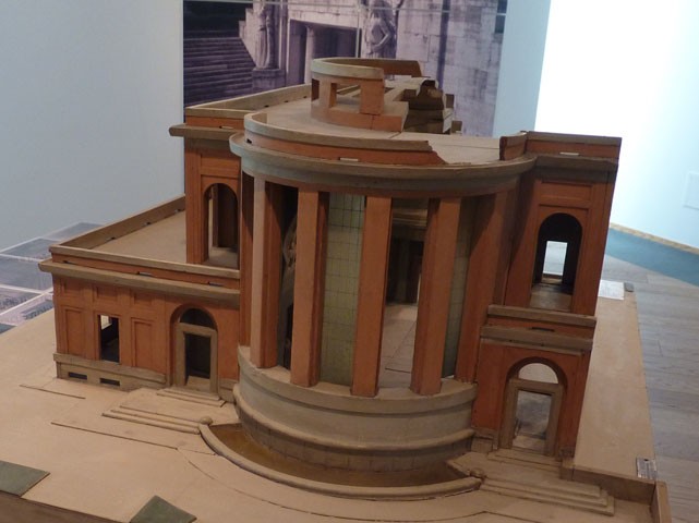 Modello in legno della nuova aula magna dell'Università di Bologna 