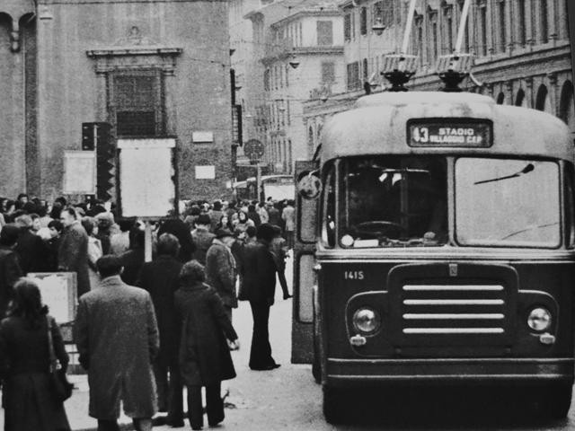 Filobus FIAT 2401 FM in via Rizzoli nel 1955 - Mostra "Cent'anni di trasporto cittadino dall'omnibus all'autobus (1880-1890)" - Palazzo comunale (BO) - 2019