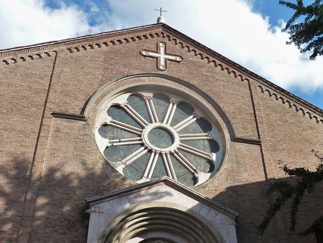 Facciata della basilica di San Domenico (BO) 