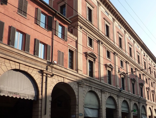 Palazzo Vignoli e portico della Gabella 