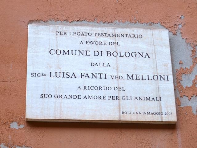 Lapide a ricordo della Donazione Fanti Melloni al Comune di Bologna - Palazzo comunale (BO)