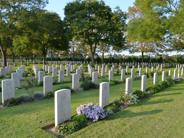 Coriano Ridge War Cemetery - Coriano (RM)