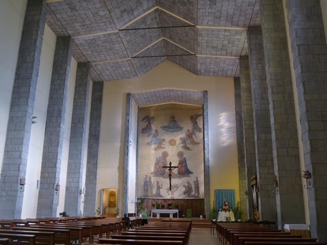 Chiesa parrocchiale della Sacra Famiglia al Meloncello (BO) - interno
