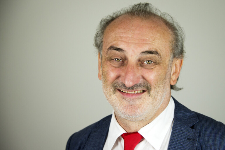 image of Daniele Novara | Il papà peluche non serve a nulla