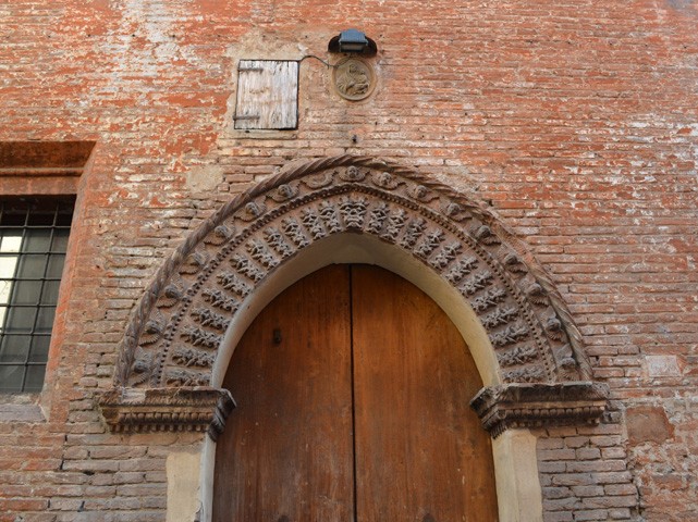 In questa casa di via Castellata nel 1341 fu introdotto il meccanismo idraulico del filatoio da seta