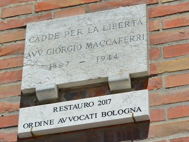 Lapide sul luogo dell'uccisione dell'avv. Giorgio Maccaferri in via Portanova (BO)