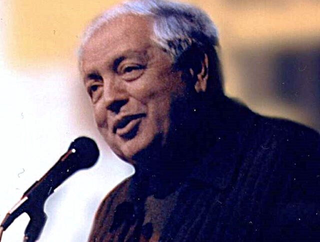 Il maestro Giorgio Vacchi nel 2005