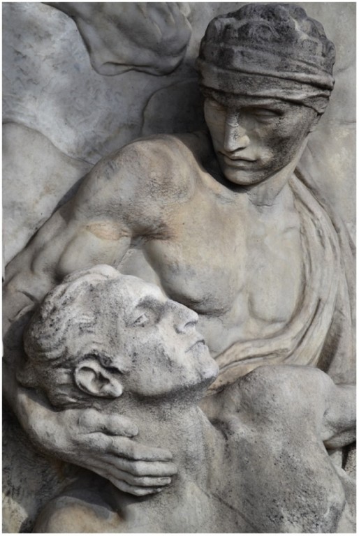 copertina di Nel pannello a sinistra: figure di Eroi (foto di G. Perlini, 2011)