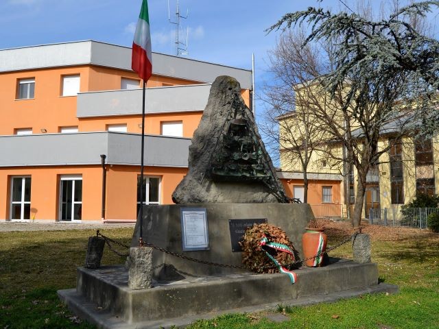 Monumento ai caduti di Serravalle