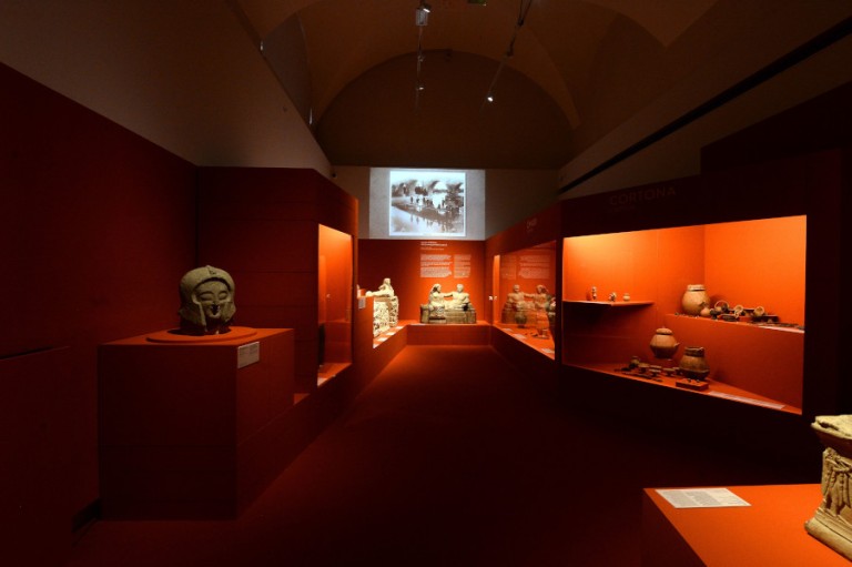 6_Etruschi_Museo_Civico_Archeologico.jpg